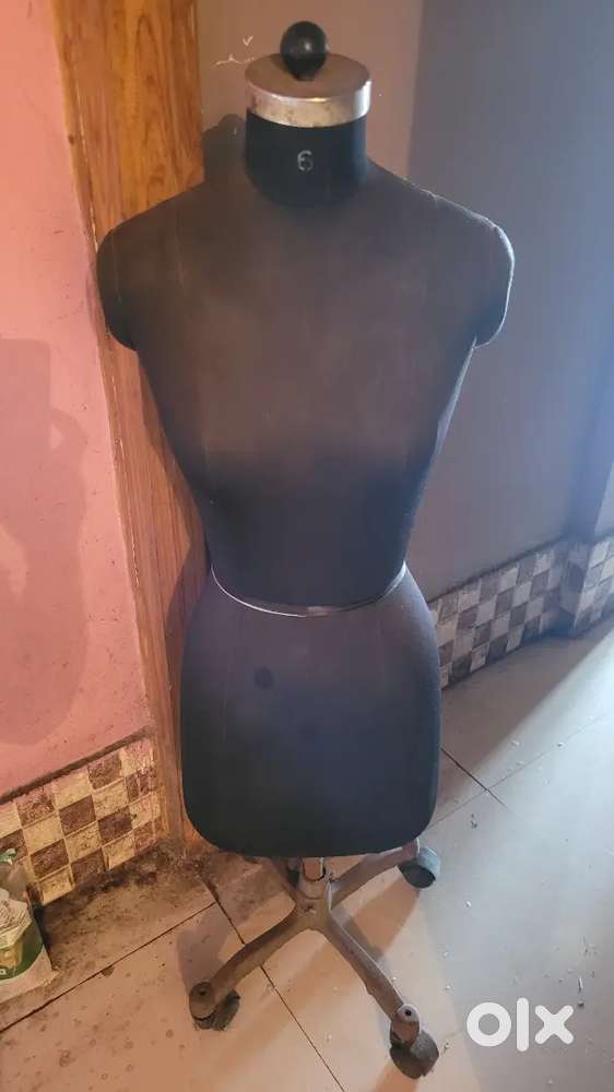 Women size 6 mannequin
