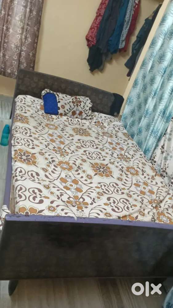 Sale for Bed & Dressing Table