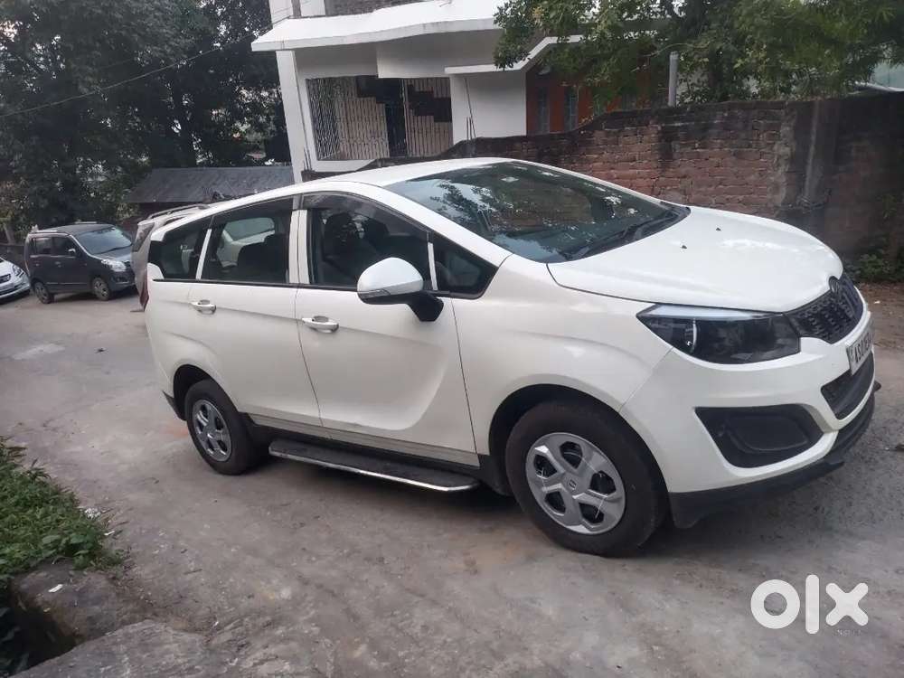 Mahindra Marazzo 8 seater