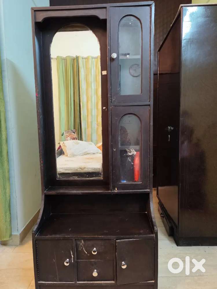 Dressing table