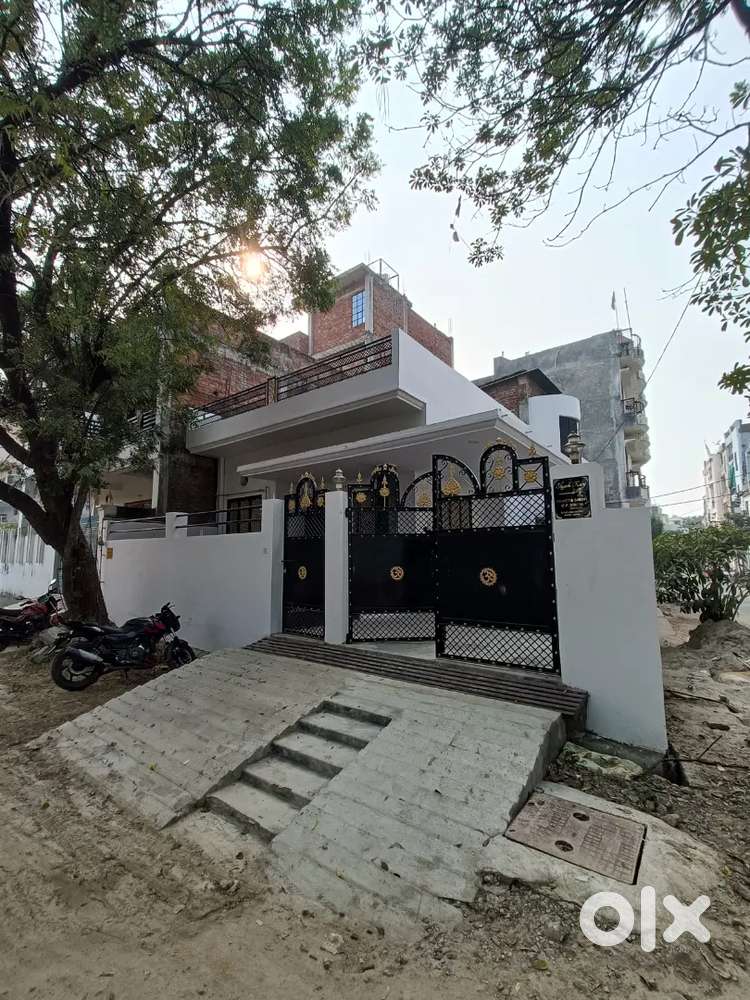 For rent to family, bachelor's,