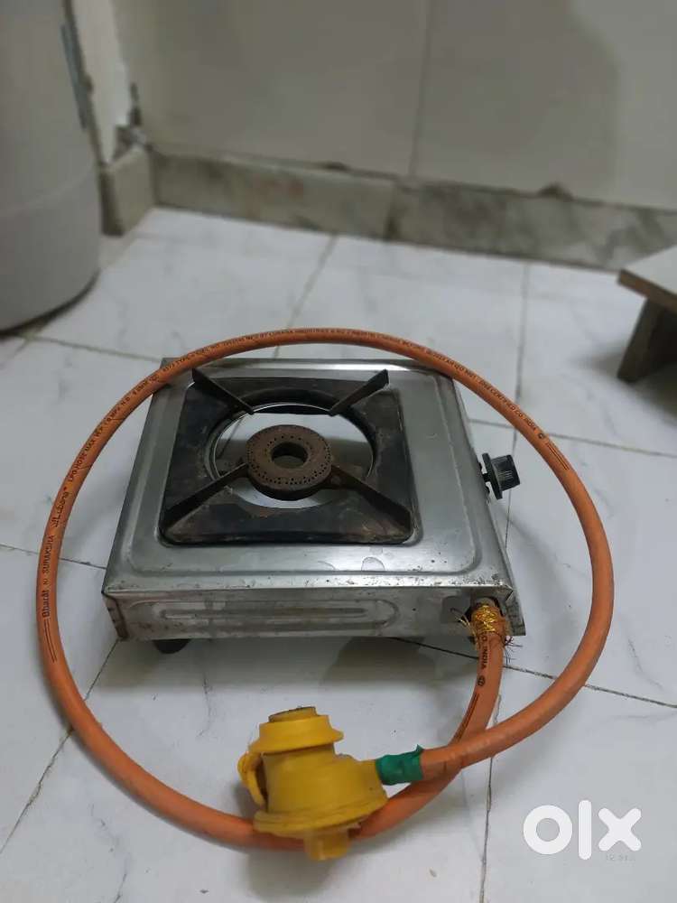 Single gas stove with regulator