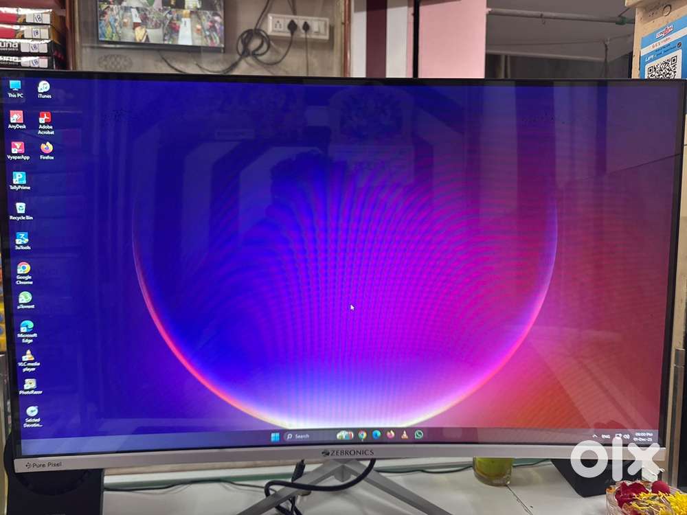Zebronics 32inch curved monitor fully condition full kita available