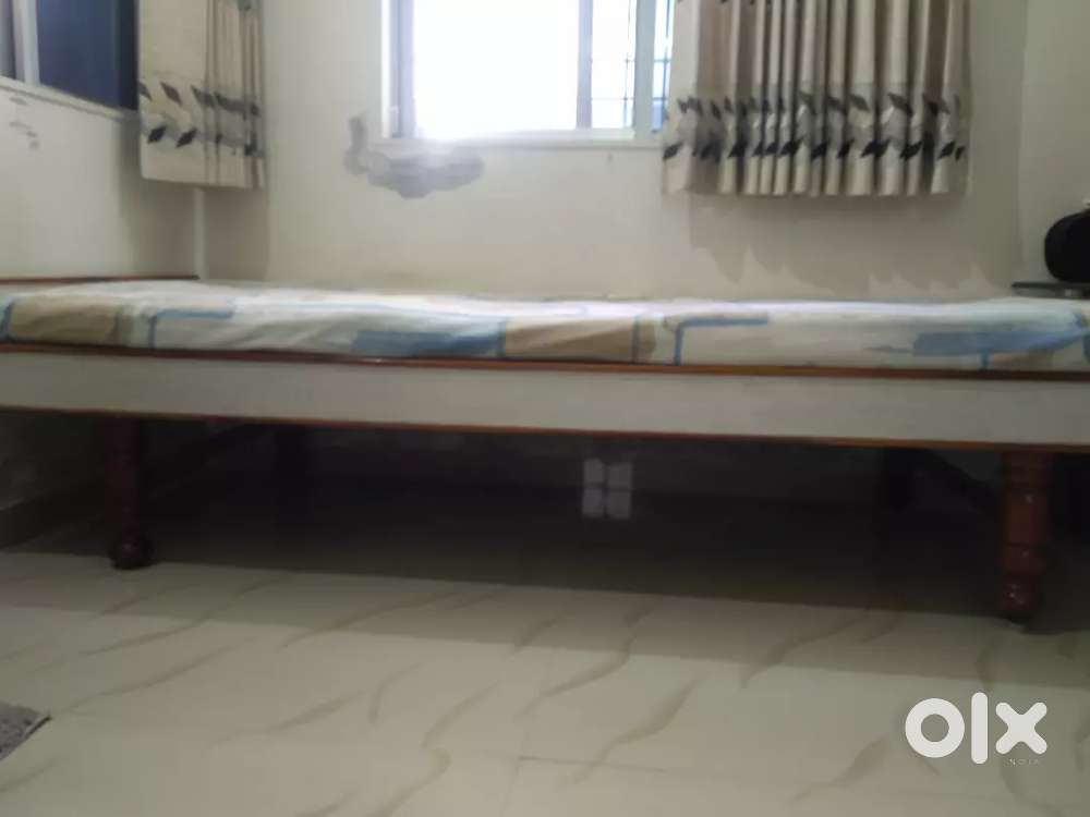 Single bed with mattress