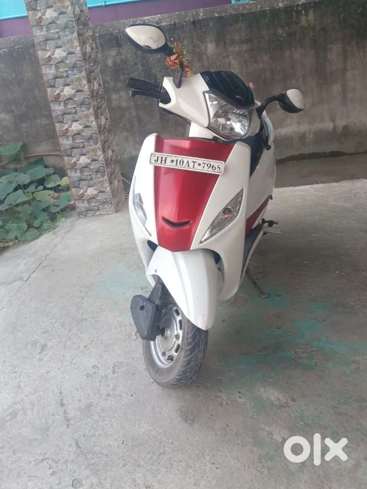 Maestro Scooty