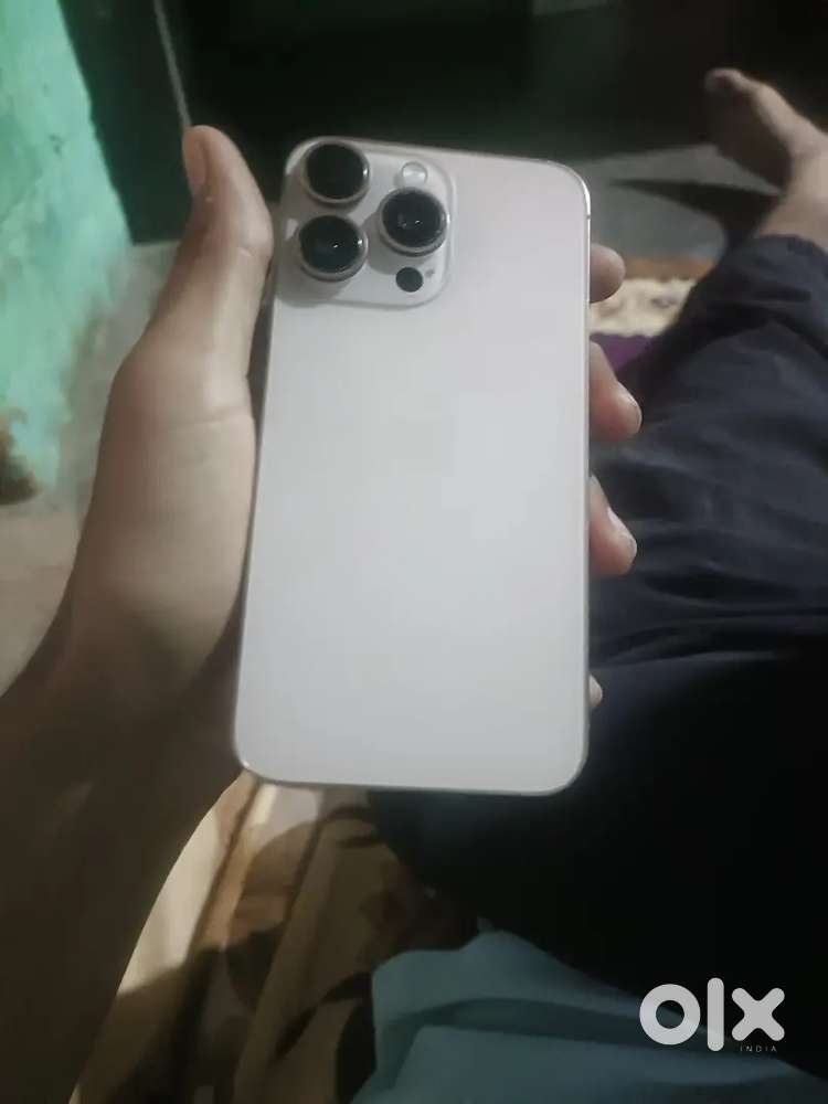 Iphone xs h convert h face id of vibrate button of or  camera blur h