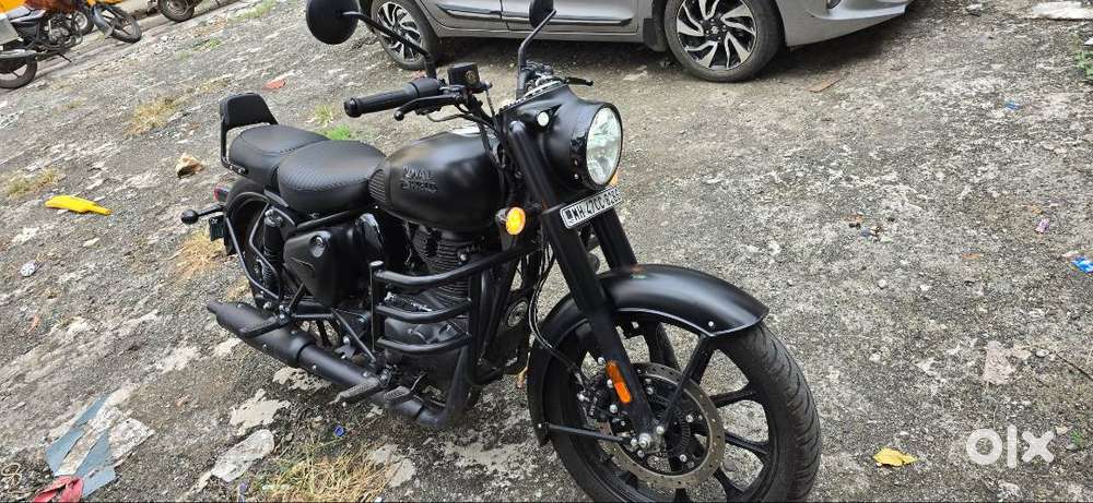 CLASSIC 350 BLACK STEALTH