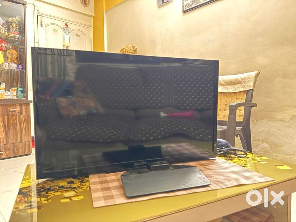 Sony 25 knches TV. 2014 purcahse with Wall, moving and Tabke Mounts