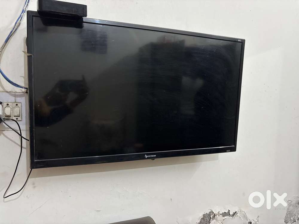 Vewtron tv with smart box 32 inch