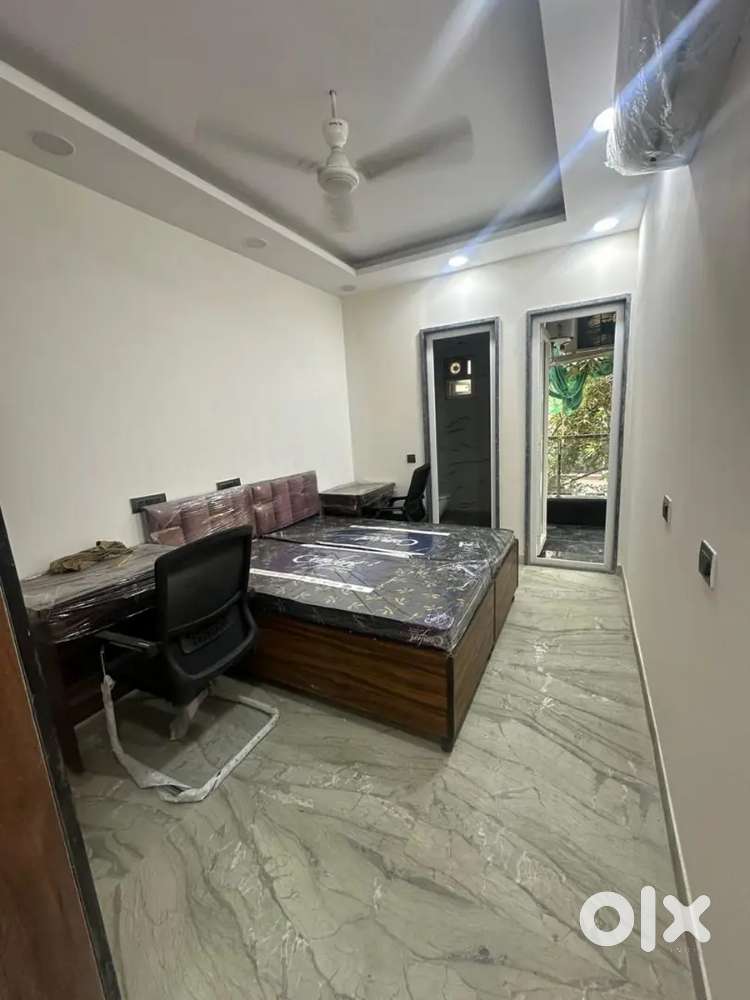 Room available for grils pg in Karol bagh matro