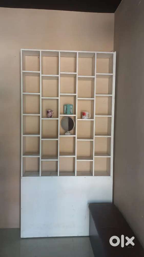 Photo Studio Frame Display Stand / Showcase Rack – Good Condition