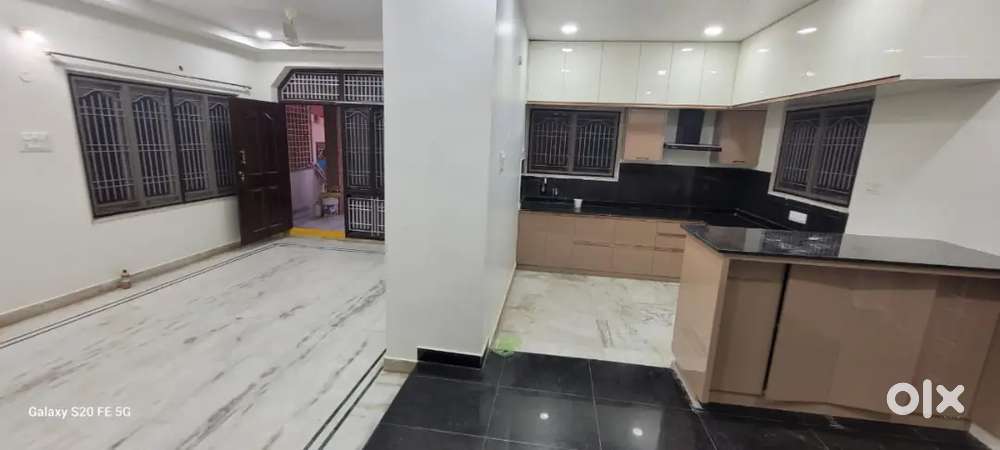Independent house rent in lic colony