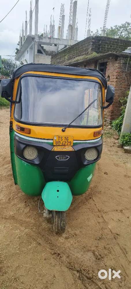 Bajaj LPG auto for sale in continue finance
