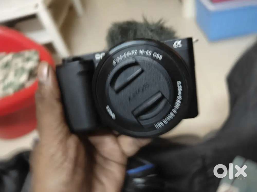 Sony zv e10 with kit lens very less used