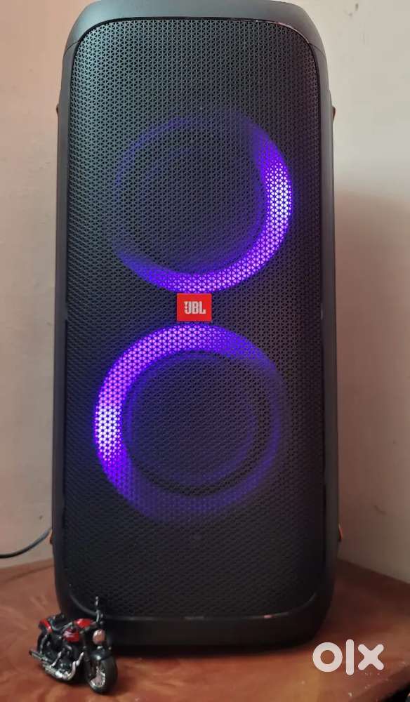 JBL partybox 310  bluetooth speaker(240 W)on sale at great price