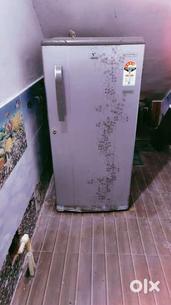 Videocon refrigerator  direct Cool storage volume 186 L model VKP204