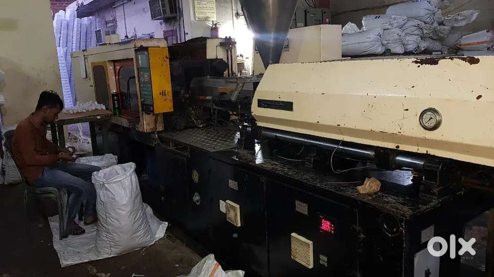 WINDSOR SPD 130 INJECTION MOLDING MACHINE