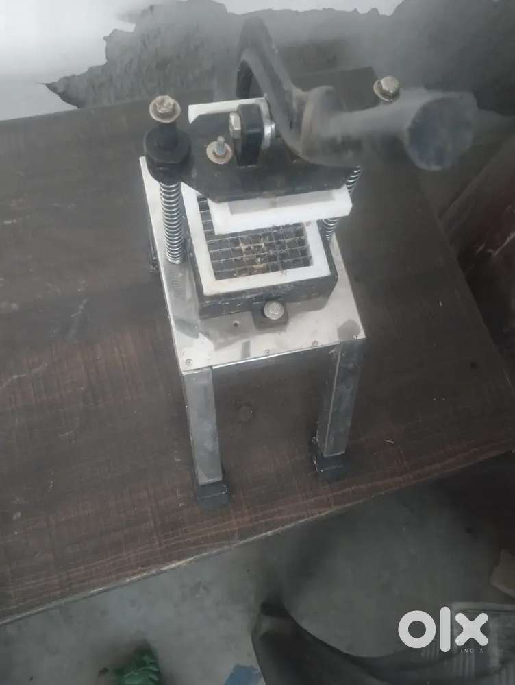 Finger cutting machine