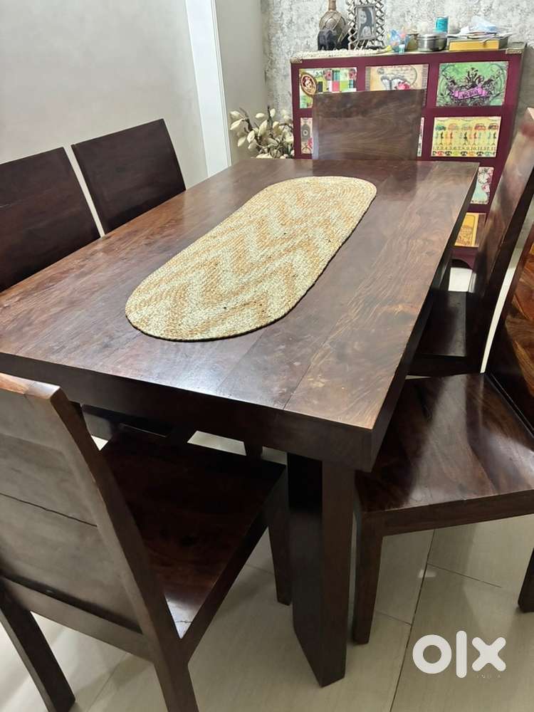 Dining with 6 chairs