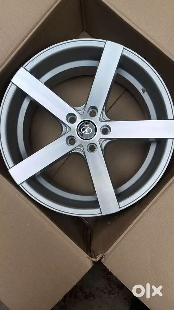 Alloy wheel and tyre