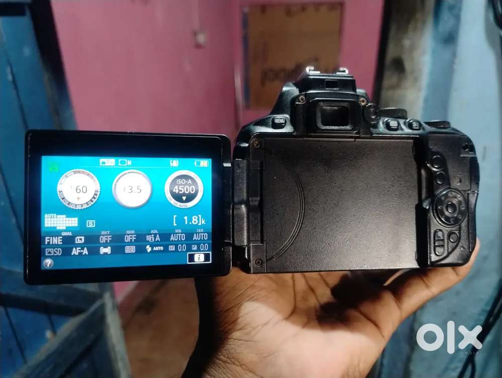 Nikon D5600 DSLR CAMERA