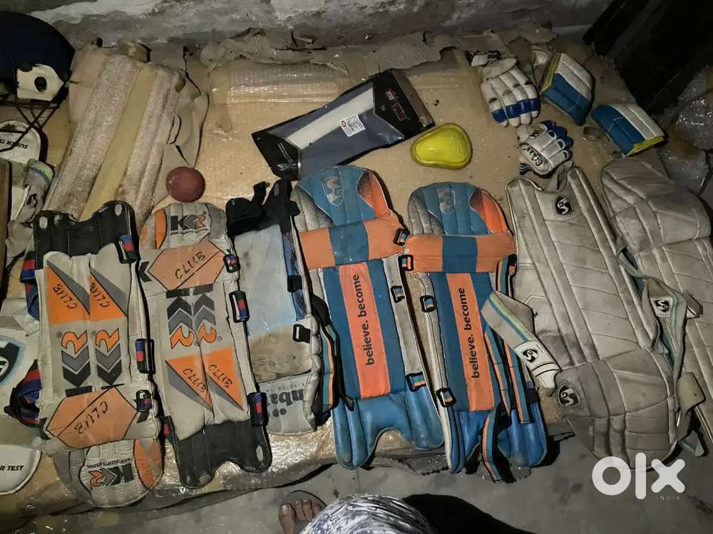 Cricket set with three dues bat