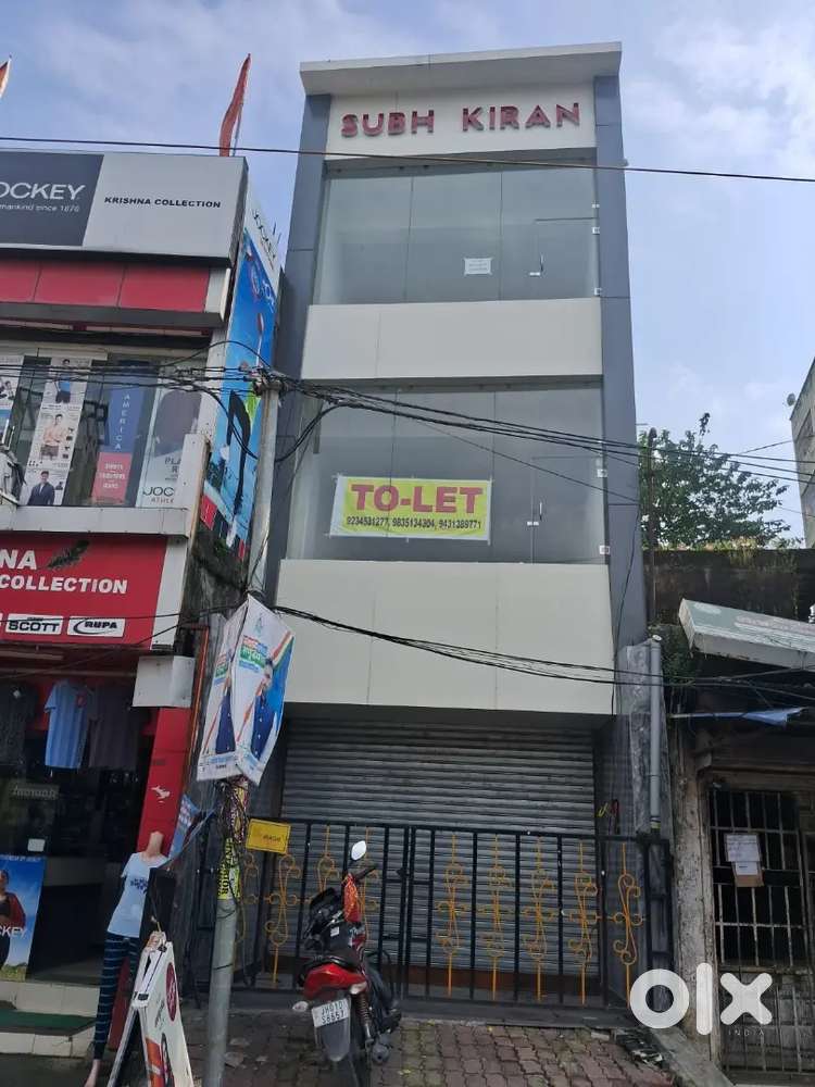 Shop/Showroom at Prime Location