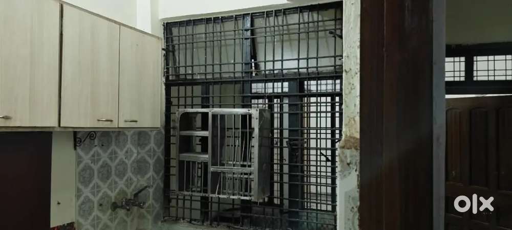 Ground level floor for rent available