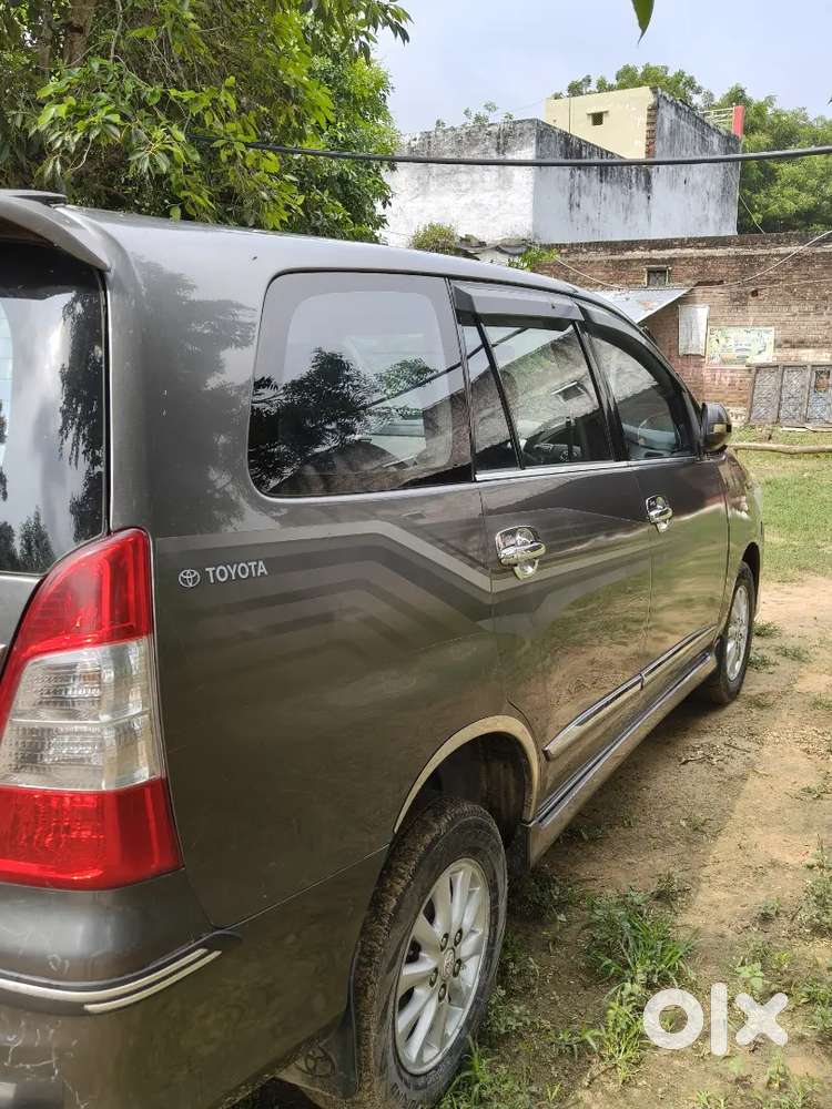 Toyota Innova 2014 Diesel Well Maintained