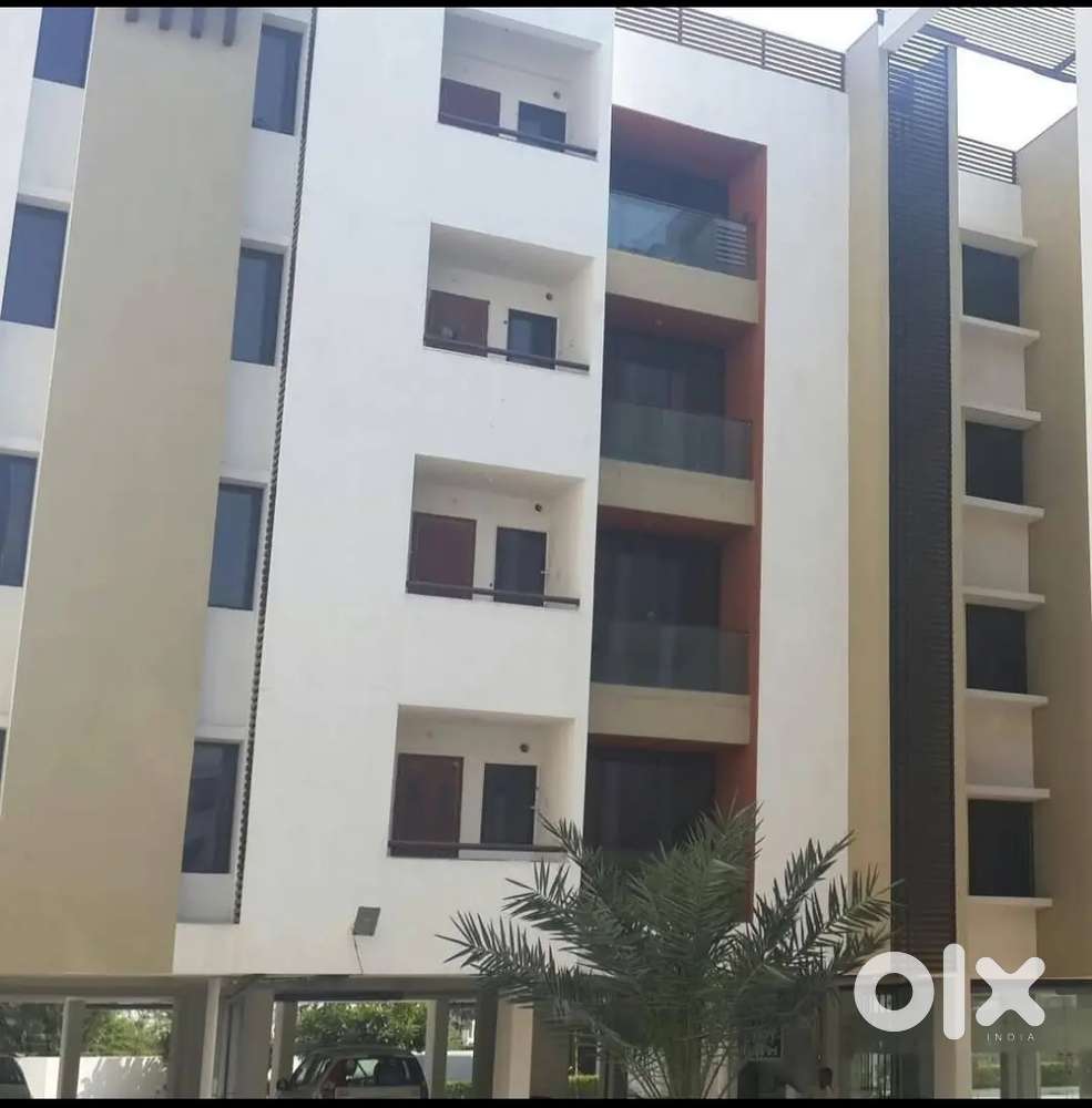 3-BHK FLAT WITH ULTRA MODERN EMINITIES ON RENT
