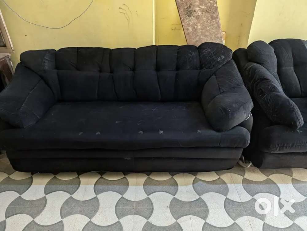 Stylish & Comfortable 3+1+1 Sofa Set in Good Condition