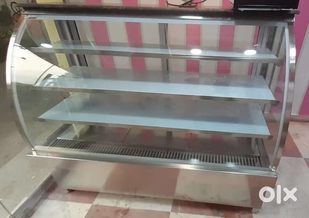 Cake display counter ac ( brand new 1 years werenty) perched 18.10.25