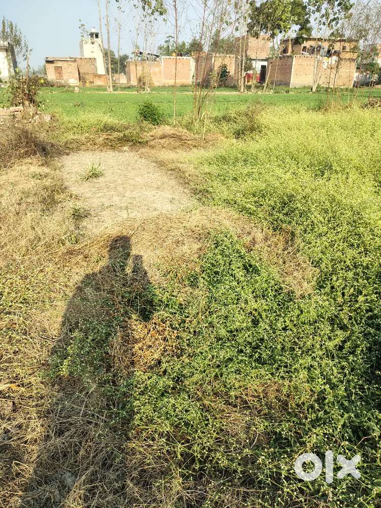 New era road Ramgarh mandir ke paas 100 gaz hain