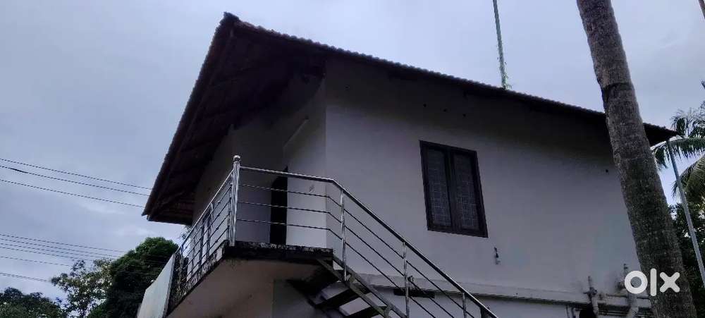 6000 രൂപ വാടക വീട് പുതിയകാവ് ഫസ്റ്റ് ഫ്ലോർ