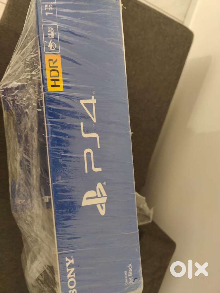 Ps4 slim 1tb with additional controller