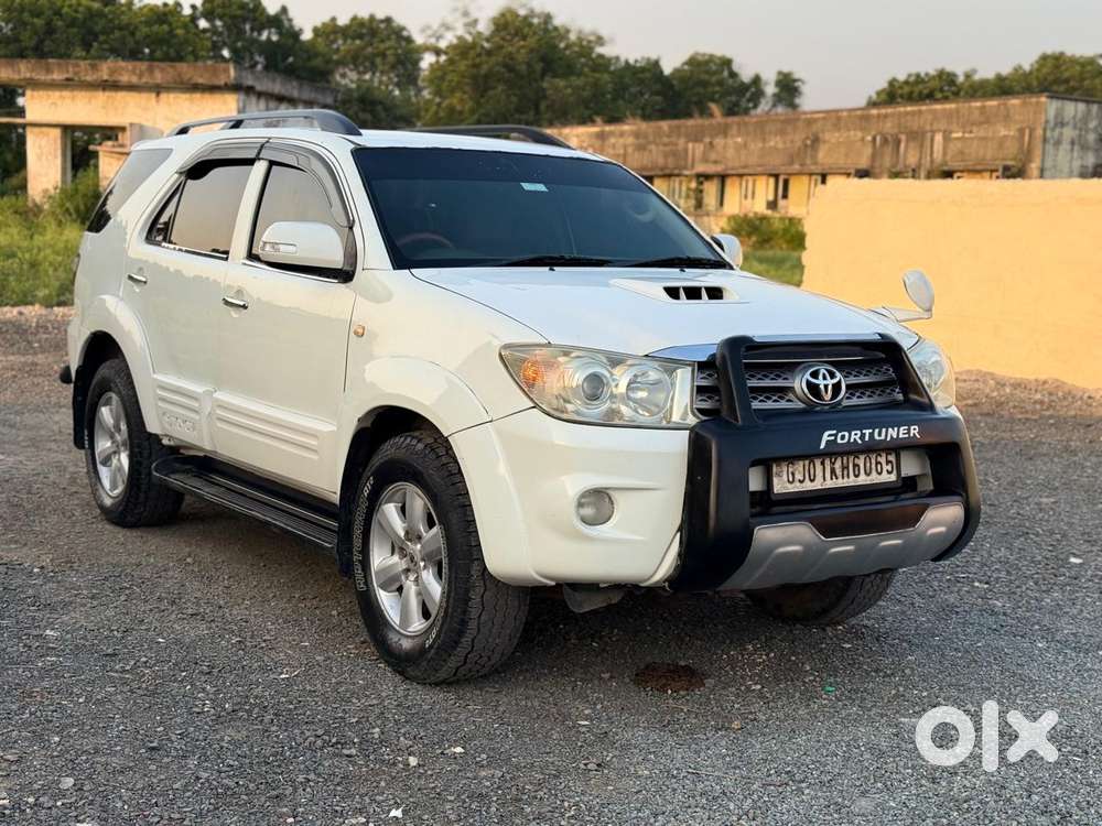 Toyota Fortuner 4X4 MT 2.8 Diesel, 2011, Diesel