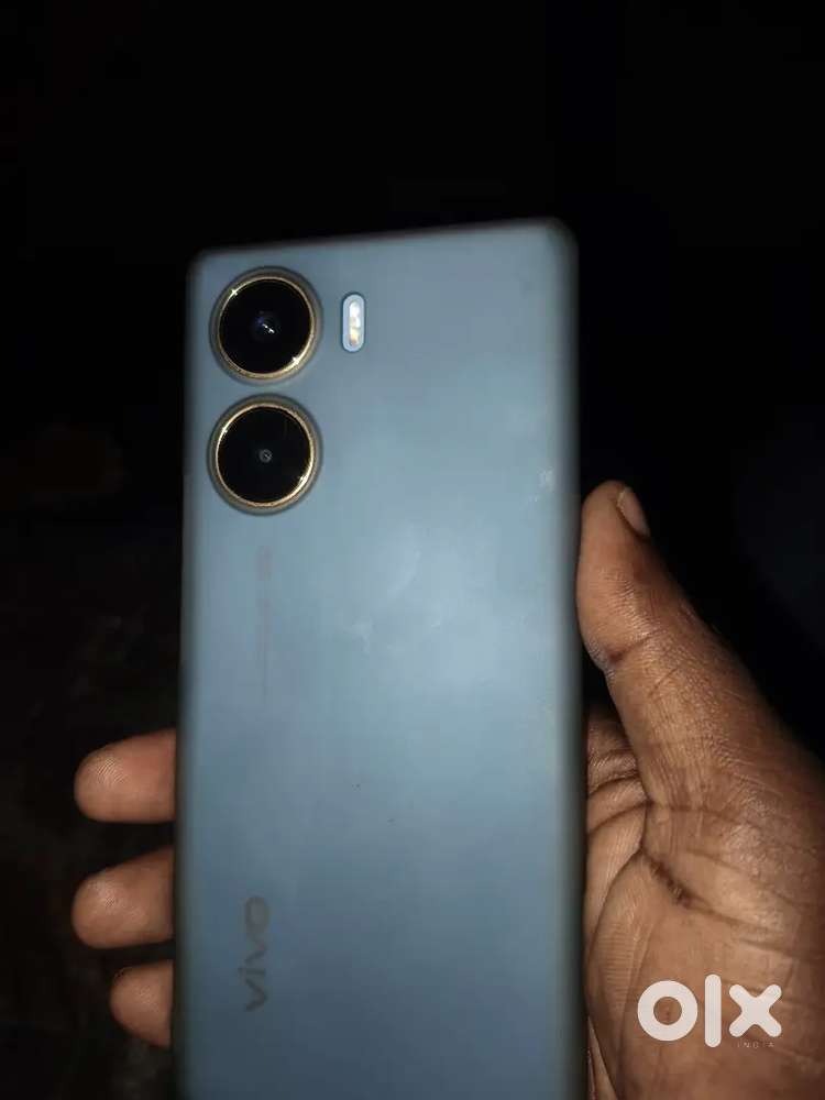 Sale or exchange vivo v29 e onley one year mobile