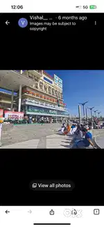 Shop in running mall