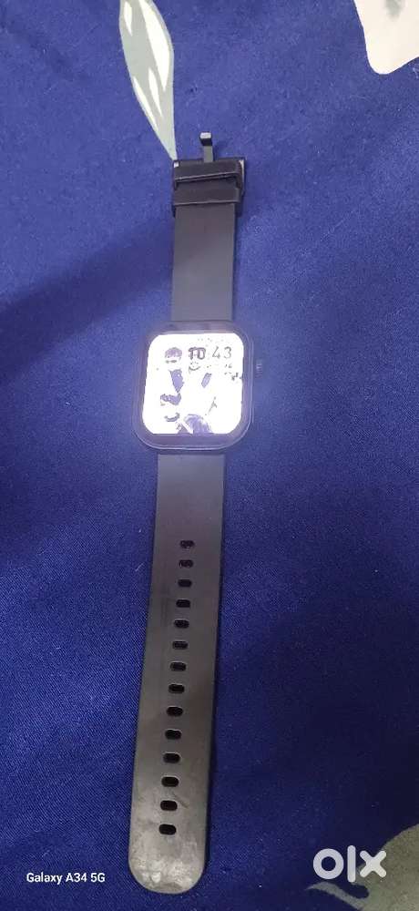 New Smart watch company - y3 2 month old new condition