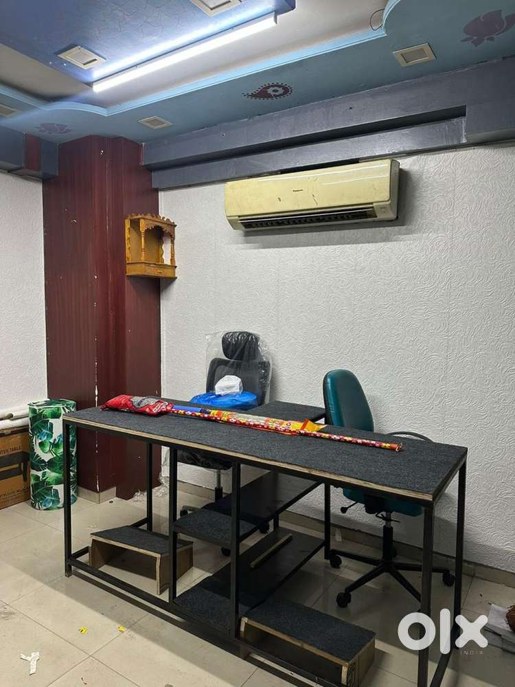2 Computer Desk Table