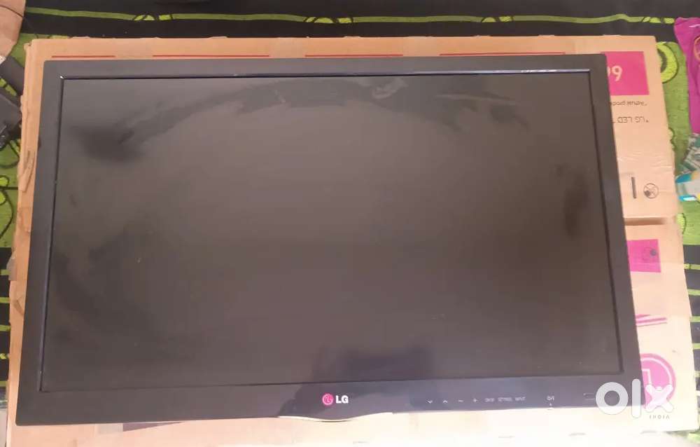 LG 26 inch LED TV 2013 model & Realme TV stick in excellent condition