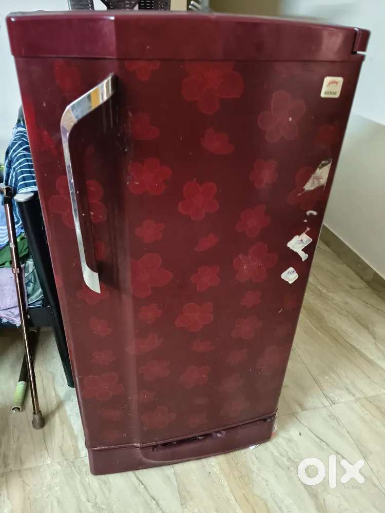 Fridge and washing machine good condition machine