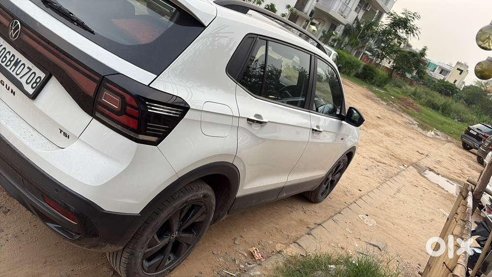 Volkswagen Taigun 2025 Petrol 16500 Km Driven