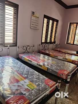 Best Men's Pg in Chetpet