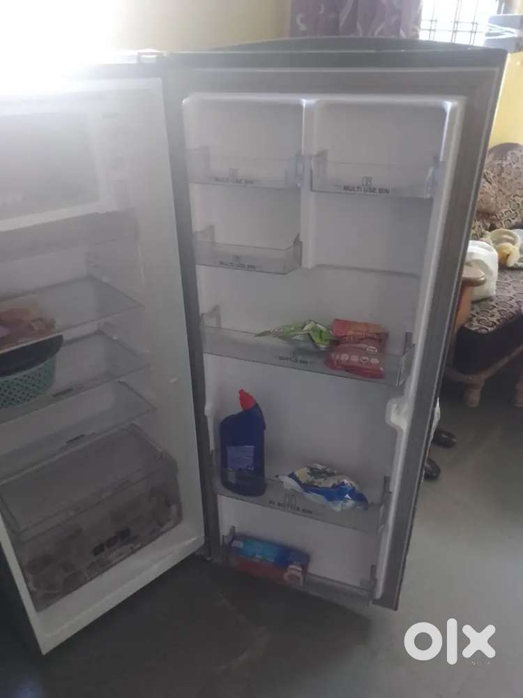 Refrigerator 1 Eyar old