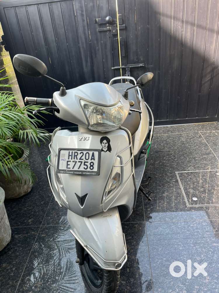 No Accident ,No modification,All service from authorised dealer