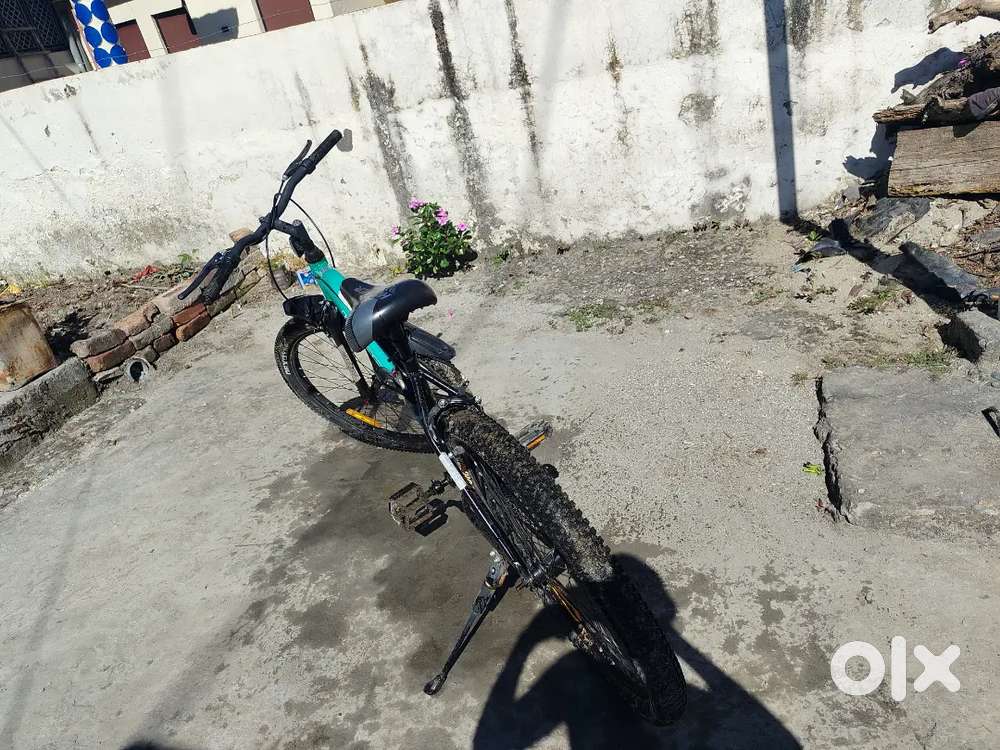 1month use cycle with cycle bottle  very very good  condition