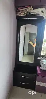 Dressing cupboard