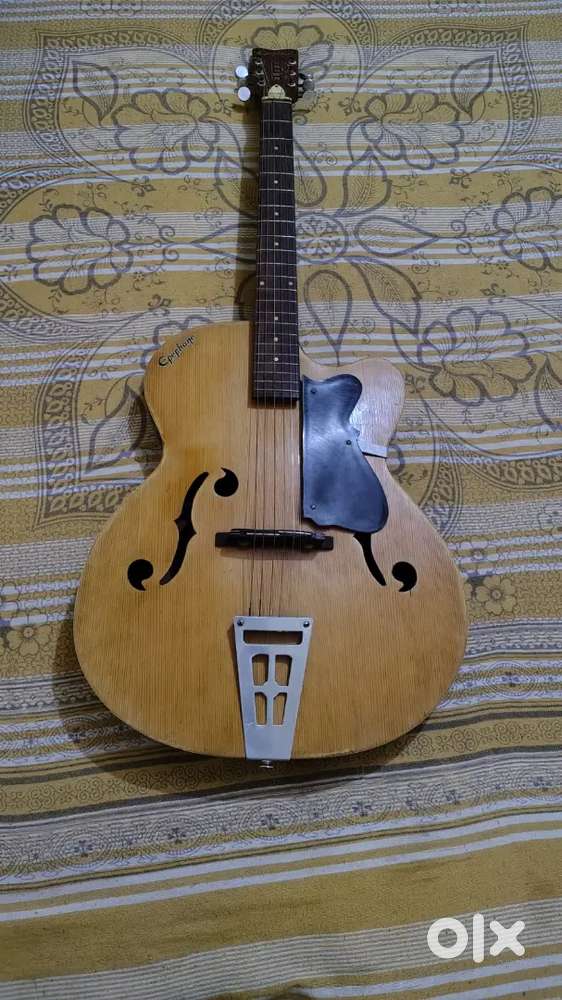 Acoustic Guitar in Excellent Condition – Ready to Use