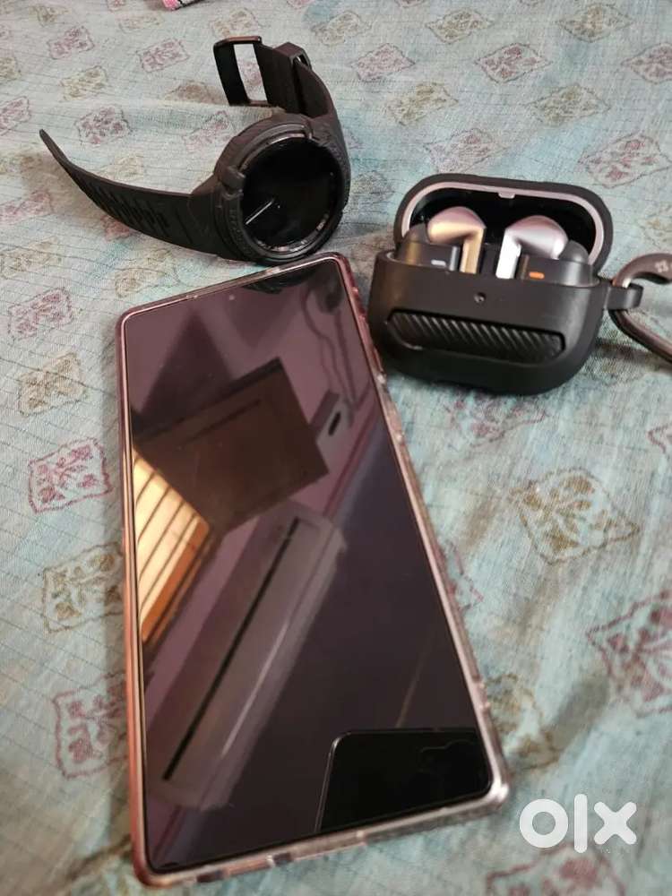 Samsung s25 ultra , watch 6 classic and samsung buds 3 pro